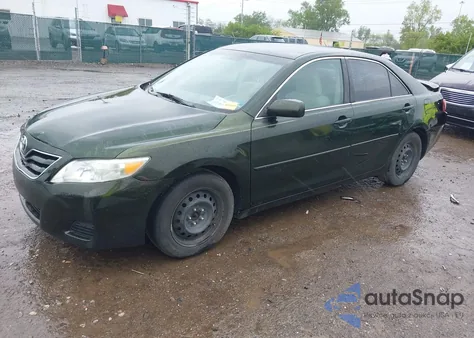2010 Toyota Camry Le z USA, uszkodzony, nr VIN 4T1BF3EK4AU542680